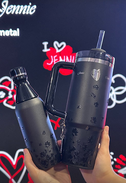 韓国限定　Stanley1913 x JENNIE スタンレー　刻印入り　コラボ 韓国限定 Stanley1913 x JENNIE スタンレー 刻印入り コラボ