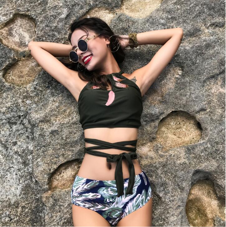 新作 オシャレ 水着 -075 3点セット ラッシュガード スパッツ 上品な水着 MIZUGI 海 旅行 新婚旅行 海外 リゾット セレブ ビキニ 葉 柄 フォトジェリック 新作 オシャレ 水着 -075 3点セット ラッシュガード スパッツ 上品な水着 MIZUGI 海 旅行 新婚旅行 海外 リゾット セレブ ビキニ 葉 柄 フォトジェリック