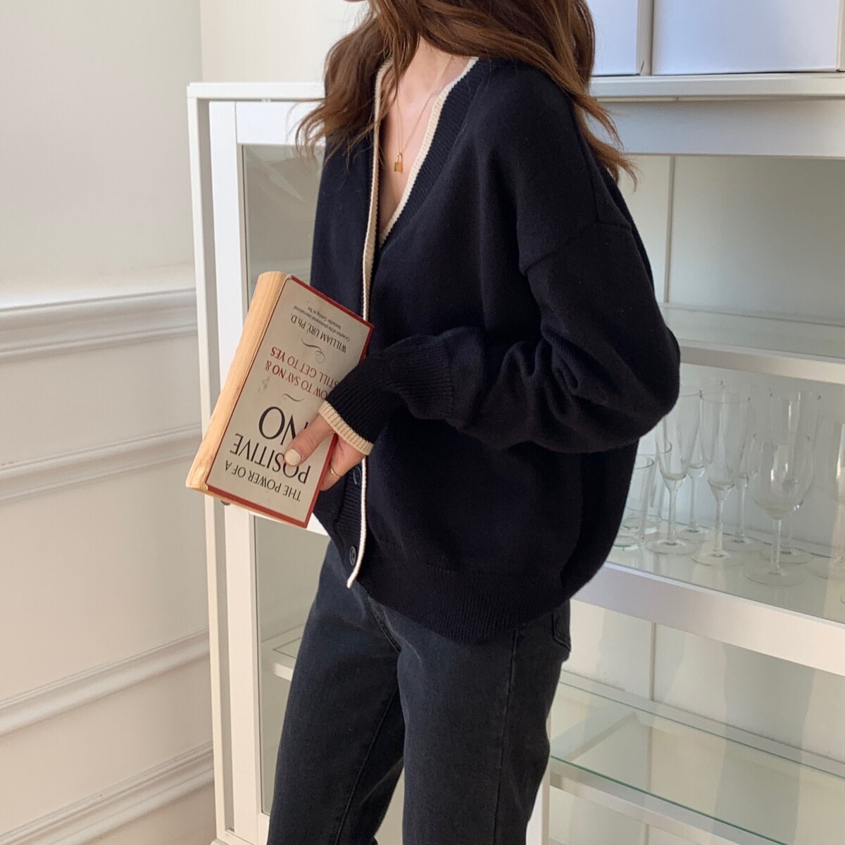 トップス カーディガン レディース 秋冬 夏 きれいめ ゆったり 長袖 ショート丈 ゆったり 長袖 Vネック 襟なし ノーカラー 黒 ブラック 大人カラー モノトーン S M L ゆったり 大人可愛い