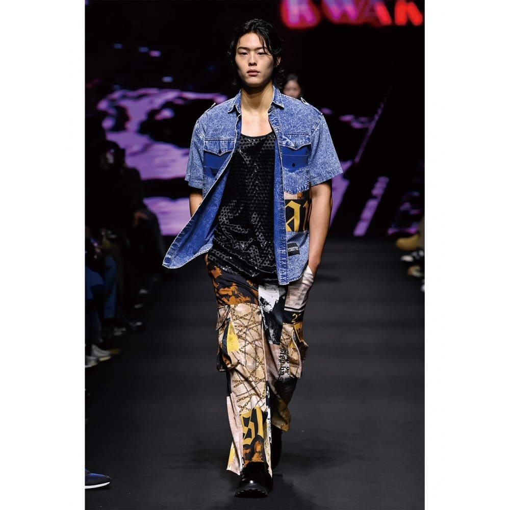 クァク・ヒョンジュコレクション 25FW ベージュコラージュグラフィックカーゴパンツ