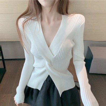 トップス セーター 袖あり 長袖 Vネック 襟なし タイト 細身 デザイン 美ライン リブ リブニット 伸縮性 ストレッチ ニット かわいい 大人可愛い きれいめ シンプル カジュアル 大人 上品