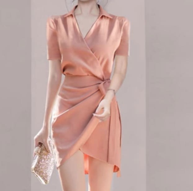 ワンピース ドレス レディース ショート 半袖 襟付き Vネック スリム ウエストマーク 光沢感 かわいい 大人可愛い きれいめ 大人 上品 おしゃれ 無地 夏 パーティー ピンク レッド ブラック