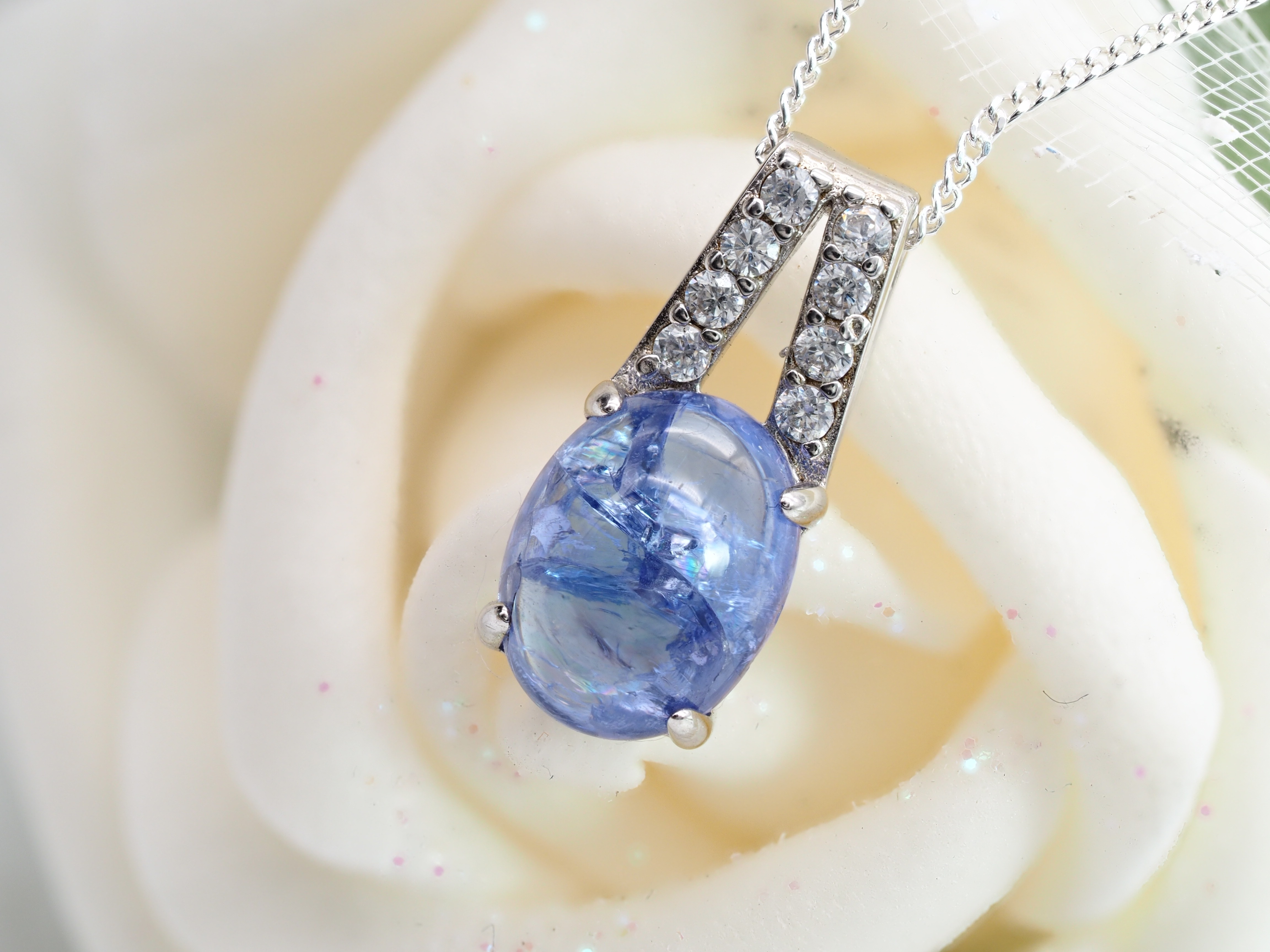 数量限定！ 天然 タンザナイト ダイヤモンド ネックレス 大粒 上品 華奢 ジュエリー ペンダント 誕生日 バレンタイン 宝石 貴金属 ジュエリー 冠婚葬祭 セミフォーマル デート 結婚記念日