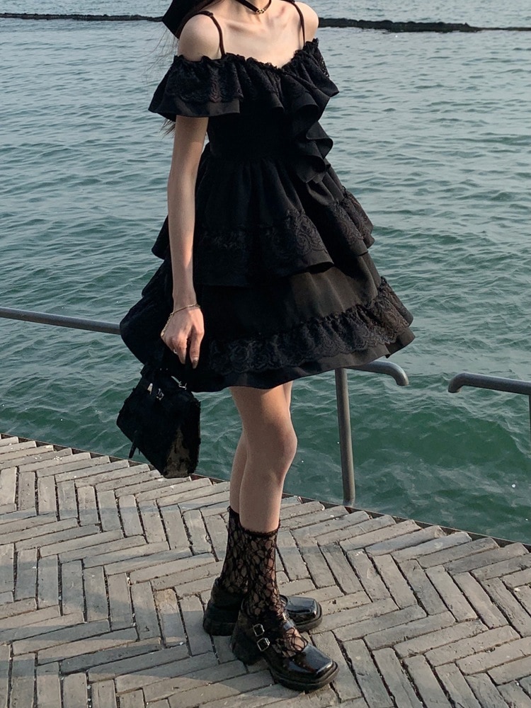キャミワンピース夏新商品デザインの実物ショットプリーツレースステッチケーキブラックレトロサスペンダードレス 4,559円