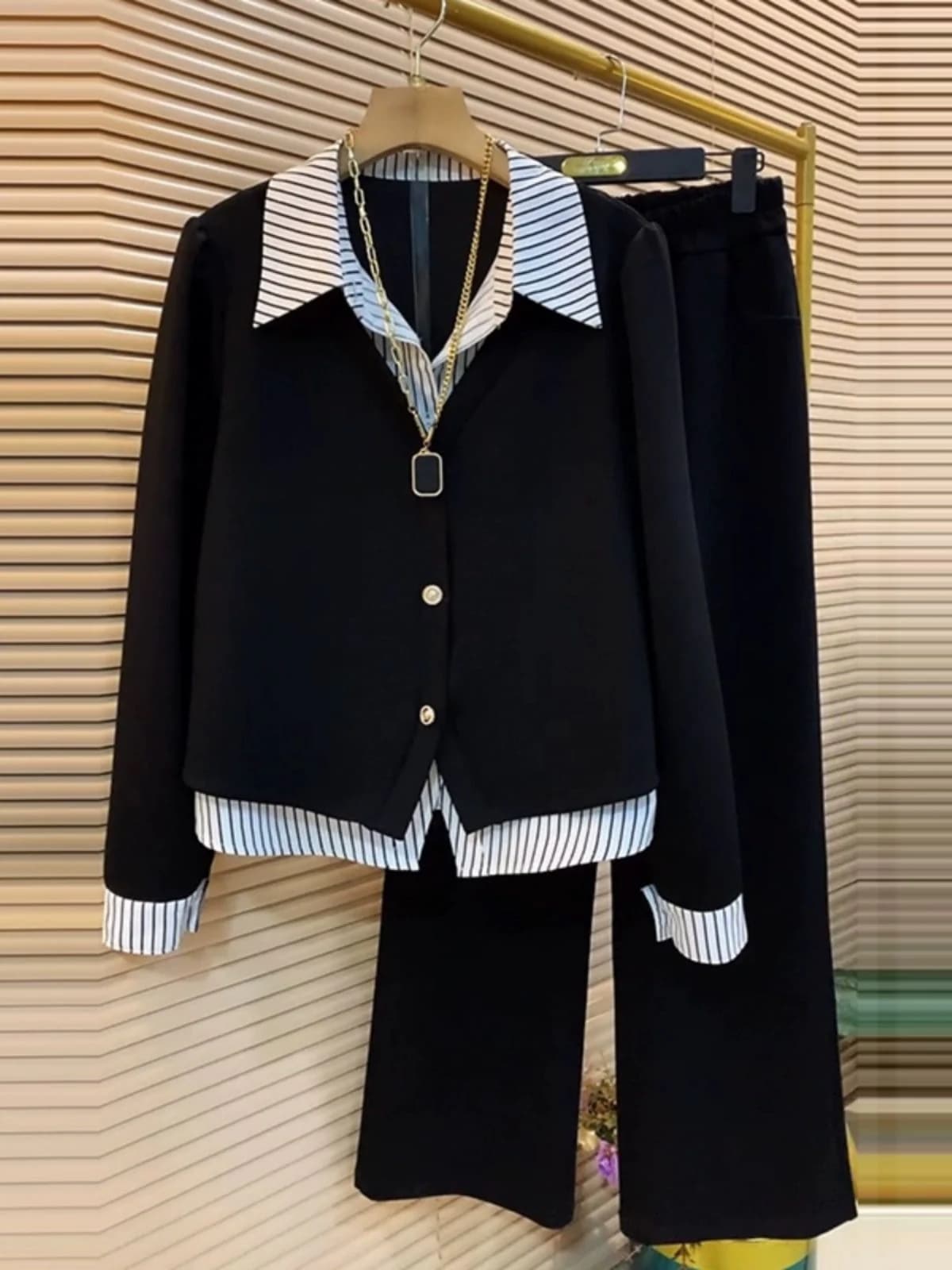 スーツ女性春秋新ストライプシャツ襟偽2枚シングルボタントップスワイドパンツ着やせ見え2枚セット