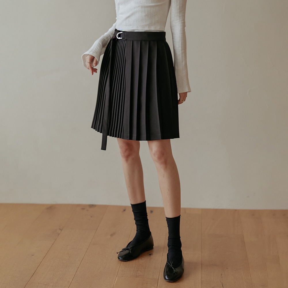 チャデルラップバックルプリーツミディスカート