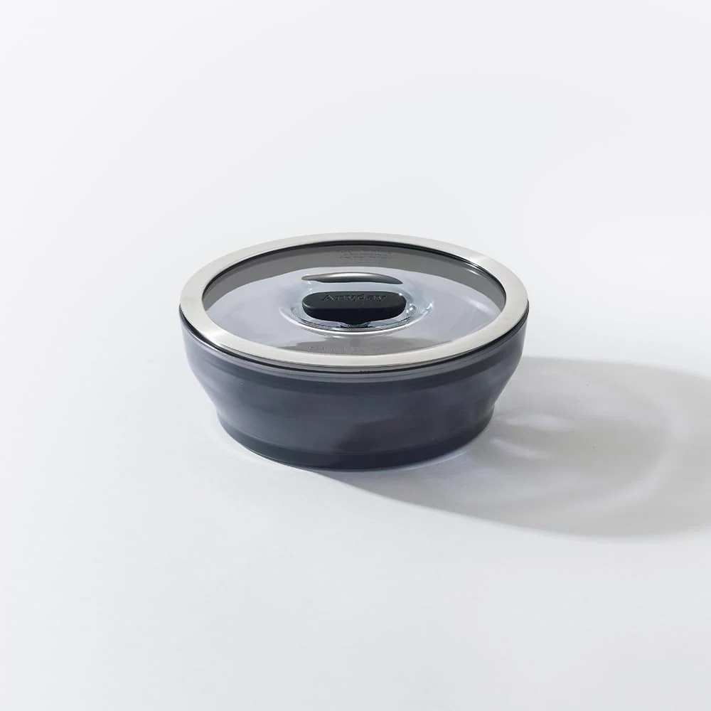 Anyday Cookware 18cm 浅型ディッシュ ブラック【レシピブック付き】エニデイ 電子レンジ皿 ガラス保存容器 蓋付き 蒸し ロースト サービング 食品の保存用 耐熱ボウル【国内正規品】