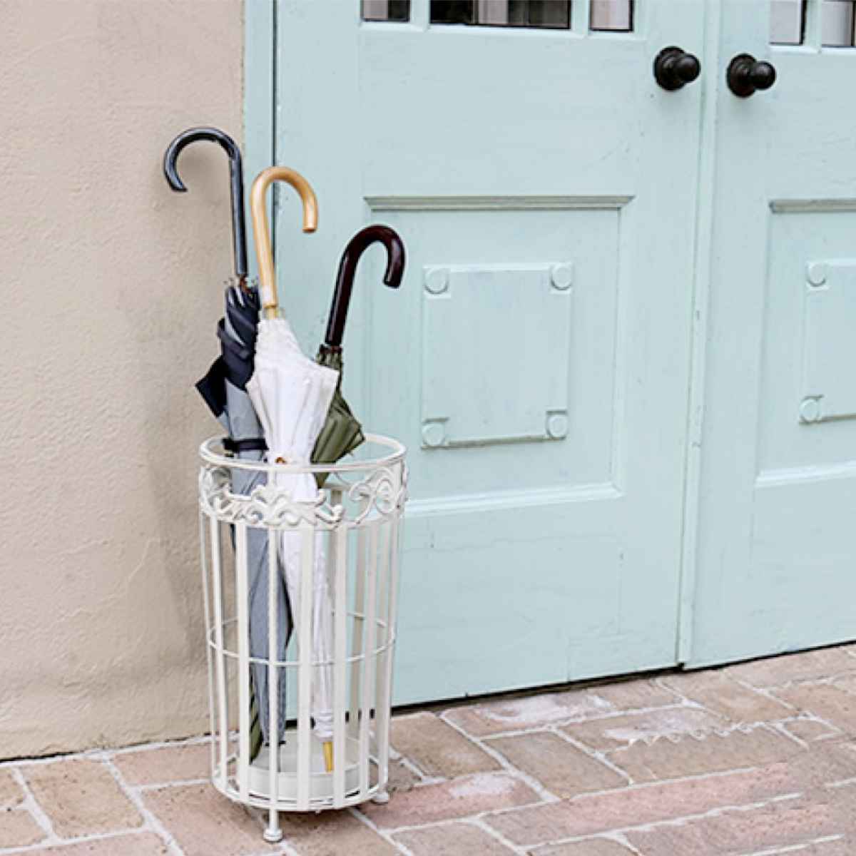 傘立て ブランティーク ホワイト アイアン アンブレラスタンド かさたて 傘ホルダー ホワイトアイアン アンティーク調 スチール おしゃれ ガーデン用品 玄関用品 玄関収納 傘入れ 白