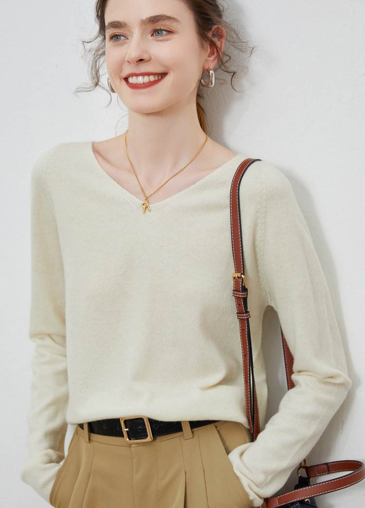 秋 ニット セーター トップス アウター ニットソー セーター 上着 ショート丈 袖あり 長袖 Vネック 襟なし レギュラー ヘッジング 編み込み 伸縮性 ニット 薄手 かわいい 大人可愛い カジュア