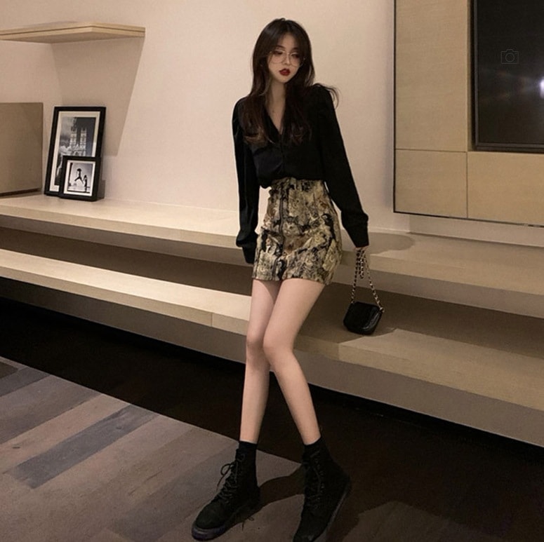 レトロ風 モテコーデ トップス スカート セットアップ デート ブラウス タイトスカート ミニ丈 ショート丈 袖あり 長袖 Vネック タイト 細身 かわいい 可愛い きれいめ カジュアル