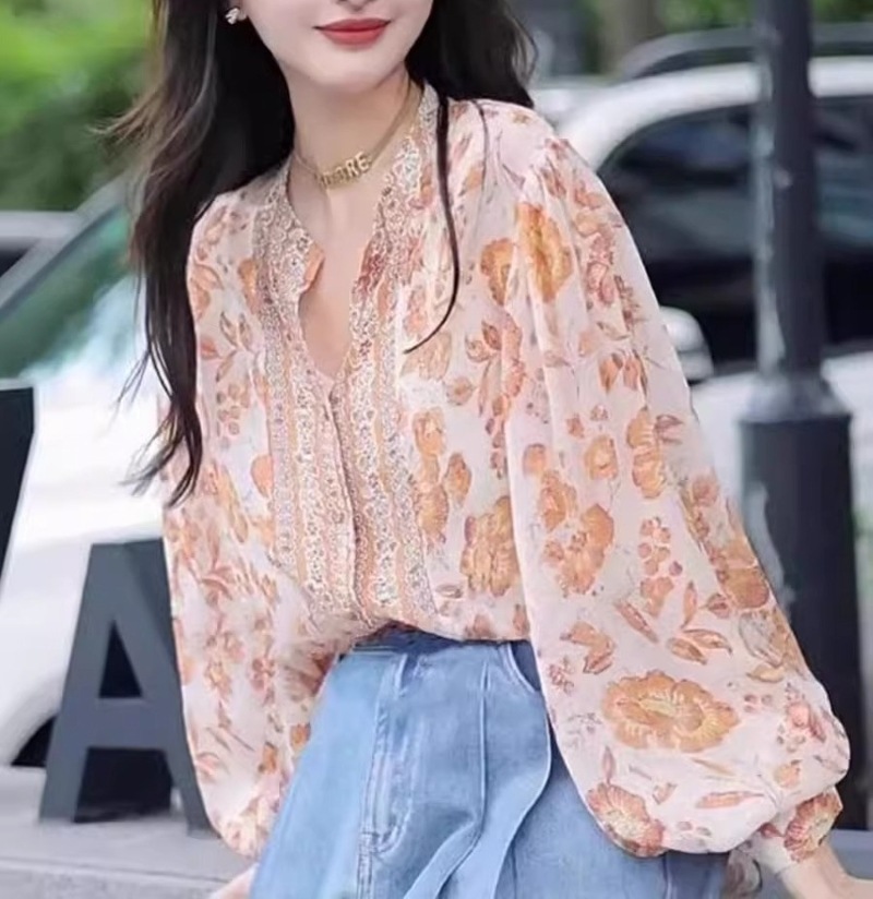 トップス シャツ ブラウス 花柄シャツ カットソー 長袖 パフスリーブ Vネック シフォン 薄手 きれいめ 大人 上品 おしゃれ お洒落 存在感 花柄 春 夏 秋 レディース お出かけ 休日 旅行