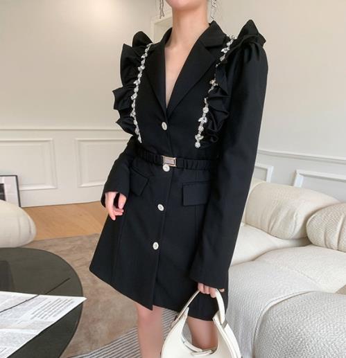 6月の新製品プロモーション最終日 ワンピース 韓国 ゆめかわいい やみかわいい お嬢様 原宿系 地雷系 参戦服 ビジュー クリスタル 無地 Vネック 春 秋 長袖 ショート丈 オルチャン パワショル