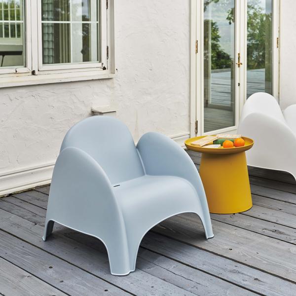 ガーデンチェア おしゃれ モダン デザイン デザイナーズ アート 流線型 曲線 オシャレ 椅子 ブルー 青 白 ホワイト ガーデニング 屋上 屋外 テラス ベランダ