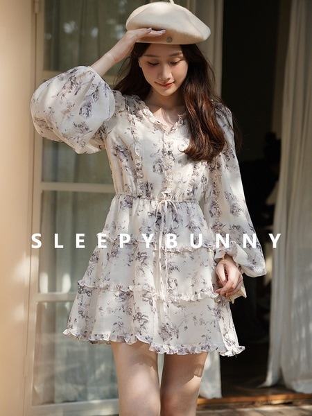 スリーピーラビット春菌トリム長袖花柄ドレス