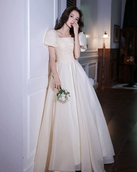 パーティードレス シャンパン色 スクエアネック シークインチュール 音楽会