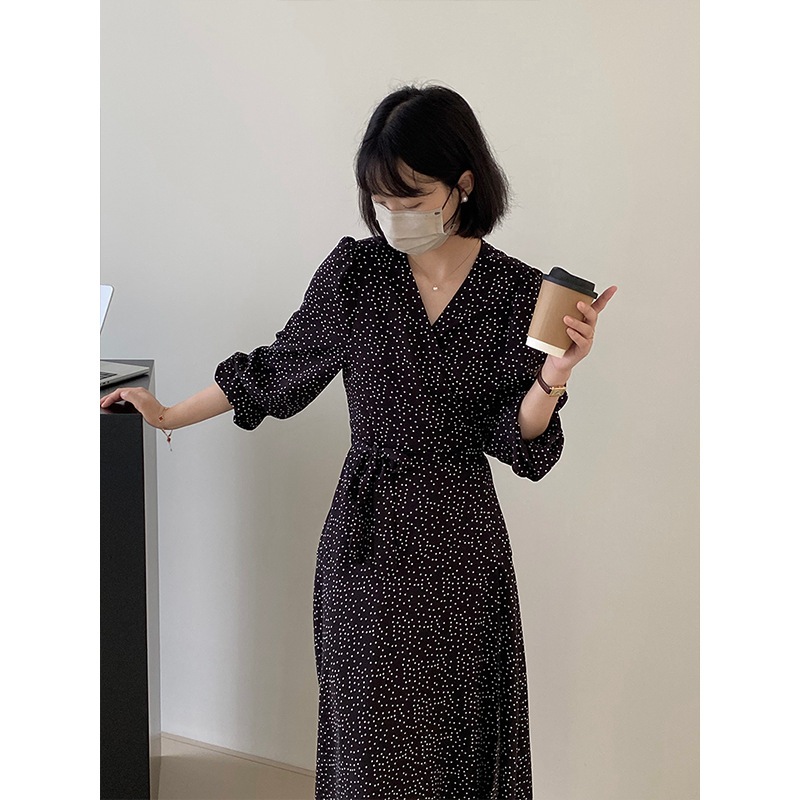 露出スタイル Sangzhi 同じスタイルの水玉ドレス女性秋の新作ロング V ネックスリムスカート 500