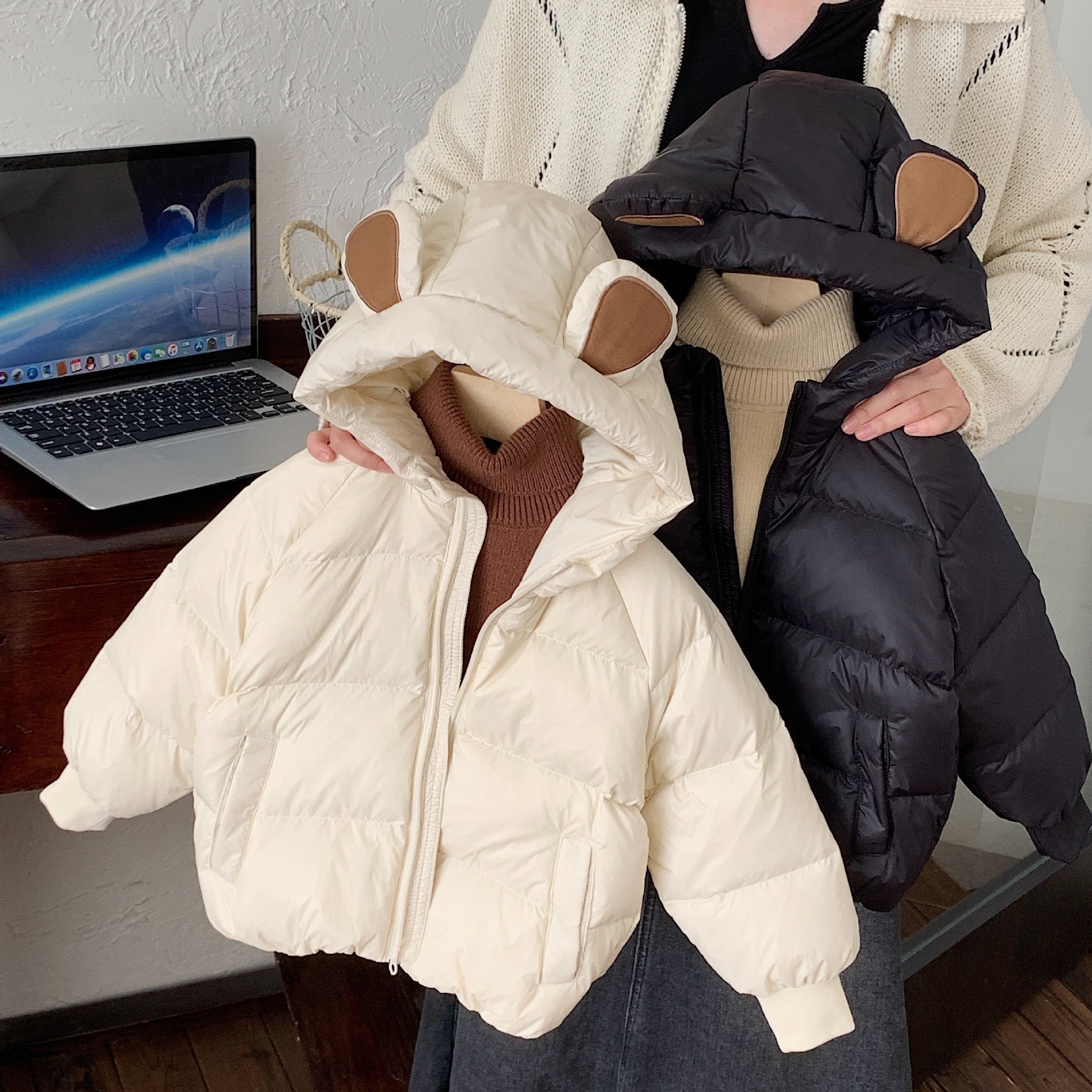 白いアヒルの毛の90%がかわいい厚手の子供のダウンジャケット F0476 4,913円