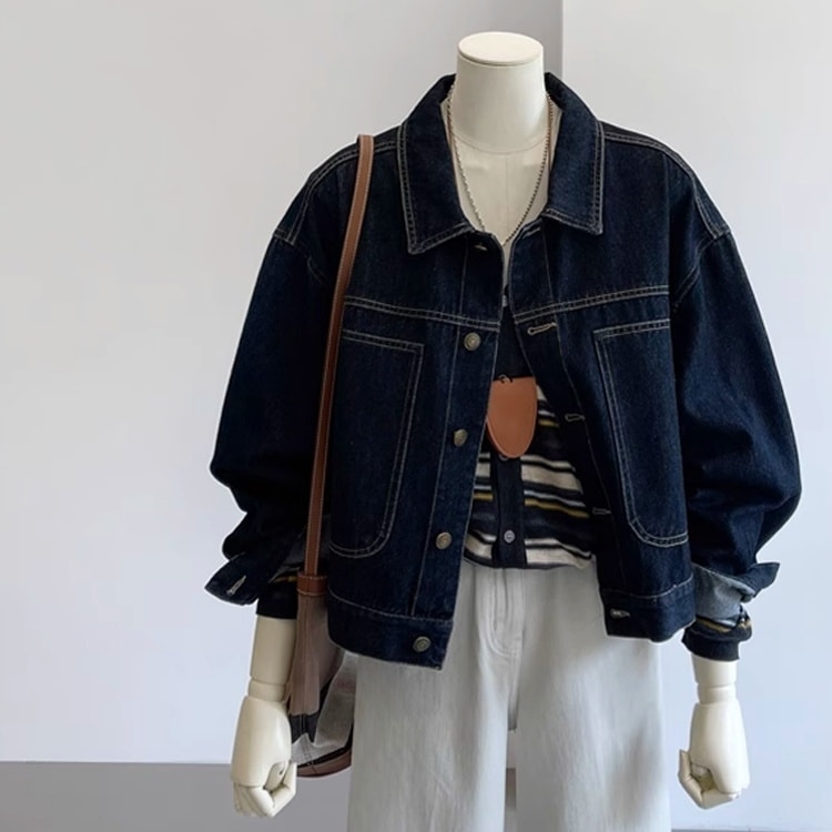 アウター ジャケット デニムジャケット 長袖 襟付き 前開き ボタン ショート丈 胸ポケット かわいい 大人可愛い きれいめ シンプル 上品 おしゃれ かっこいい カジュアル こなれ感 個性的 主役級