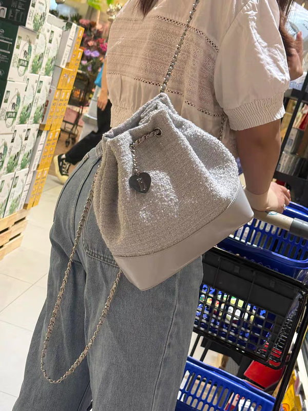 Qoo10] The Barnnet Drawstring Chain Bac