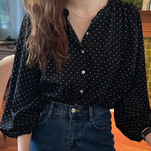 トップス シャツ 9分丈 ミディアム丈 袖あり パフスリーブ Vネック ストレート シフォン かわいい 大人可愛い きれいめ 上品 おしゃれ レトロ 大人女子 こなれ感 キュート ガーリー ルーズ