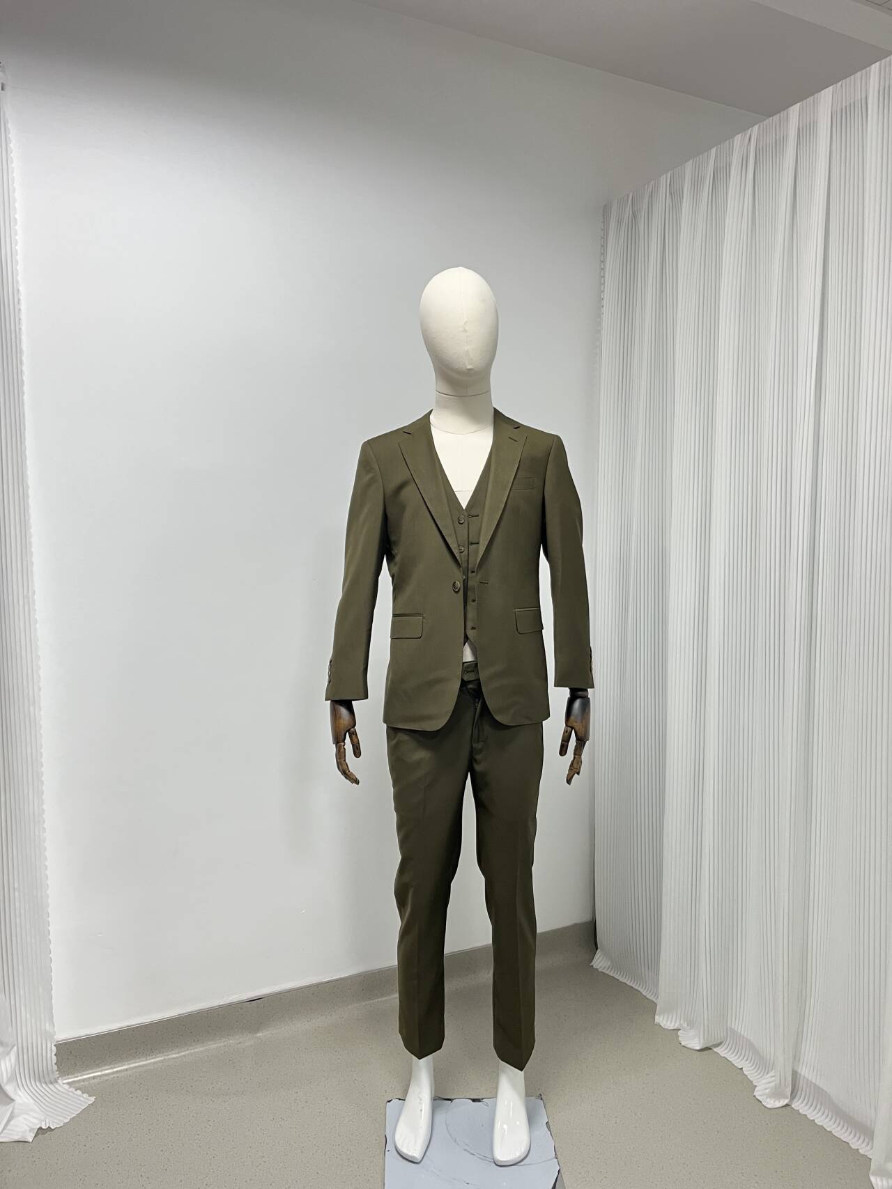 スーツ ジャケット ベスト パンツの3点セット 深めな緑 色直し 結婚式 二次会