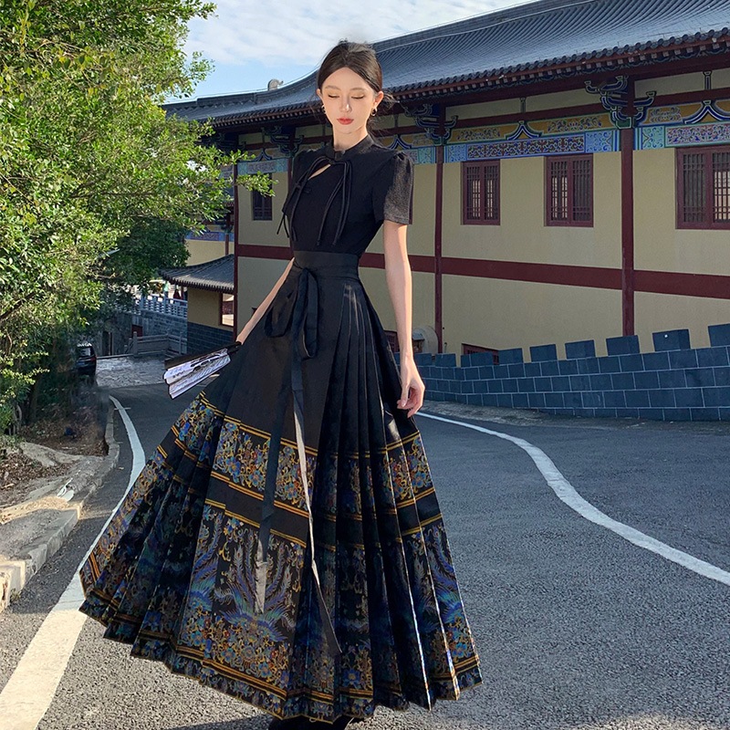 バックルチャイナの半袖トップス＋黒の馬面スカートハイウエスト半身スカートプリーツロングスカート レディース