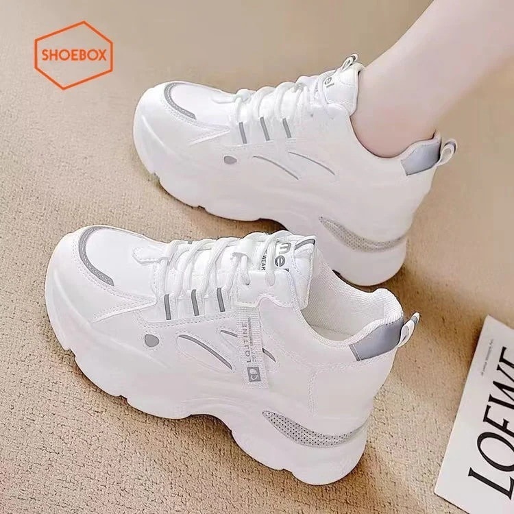韓国ファッション厚底スニーカー厚底シューズ　シークレットインソール柔らかい底キュート快適無地ホワイトレディース厚底軽量通気性カジュアル百掛け