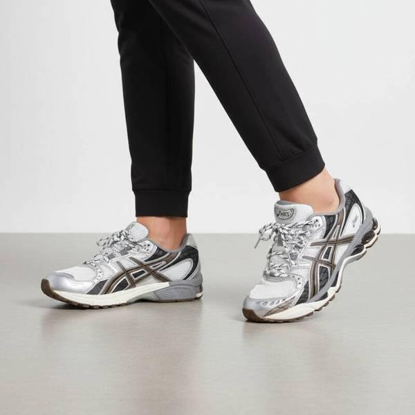 ジェルニンバス10.1共用スニーカー1203A543 107 1602471