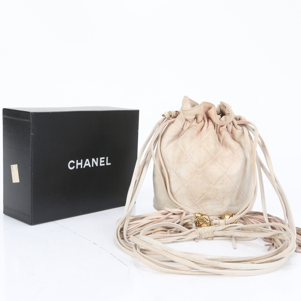 伊勢丹新宿 シリアルシール付 ブティックシール付 マトラッセ ラムスキン レザー 巾着 ショルダーバッグ 斜め掛け ハンド トート レディース ECE CQ33-1 中古