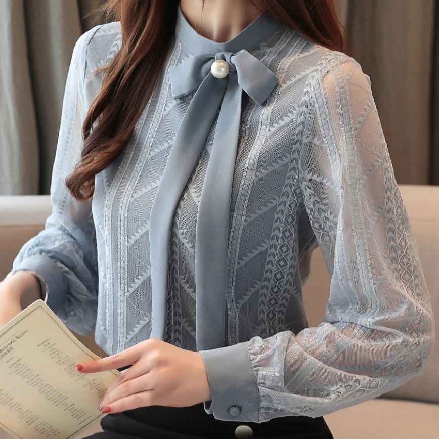 カットソー 長袖 クルーネック リボン パール レース 透け感 大人可愛い きれいめ ガーリー フェミニン 上品 おしゃれ 総レース 春 秋 学生 デート お出かけ イベント ブルー トップスシャツ・ブラウス