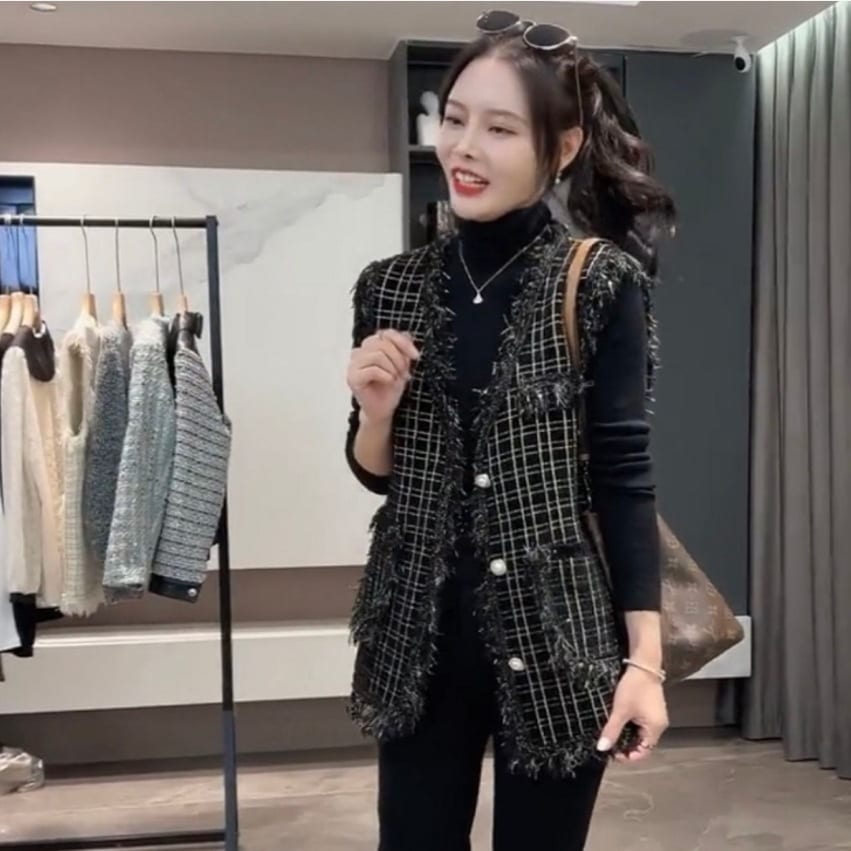 ツイードジレ ミディアム丈 重ね着 フリンジ ジャケット ベスト 上着 袖なし Vネック ポケット 前開き 大人可愛い きれいめ 大人 おしゃれ かっこいい レトロ 大人可愛い 大人女子 こなれ感 5,378円