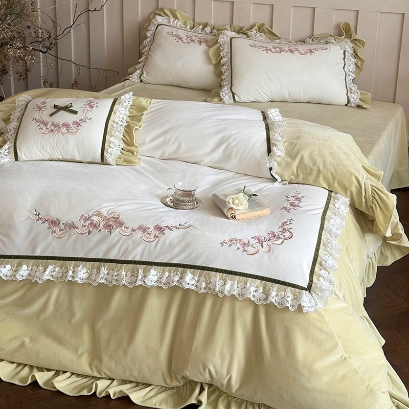 女の子用フリル付き韓国プリンセス風ダヴベルベット4点セットコーラルベルベット掛け布団カバーミルクベルベットシーツ刺繍入り寝具