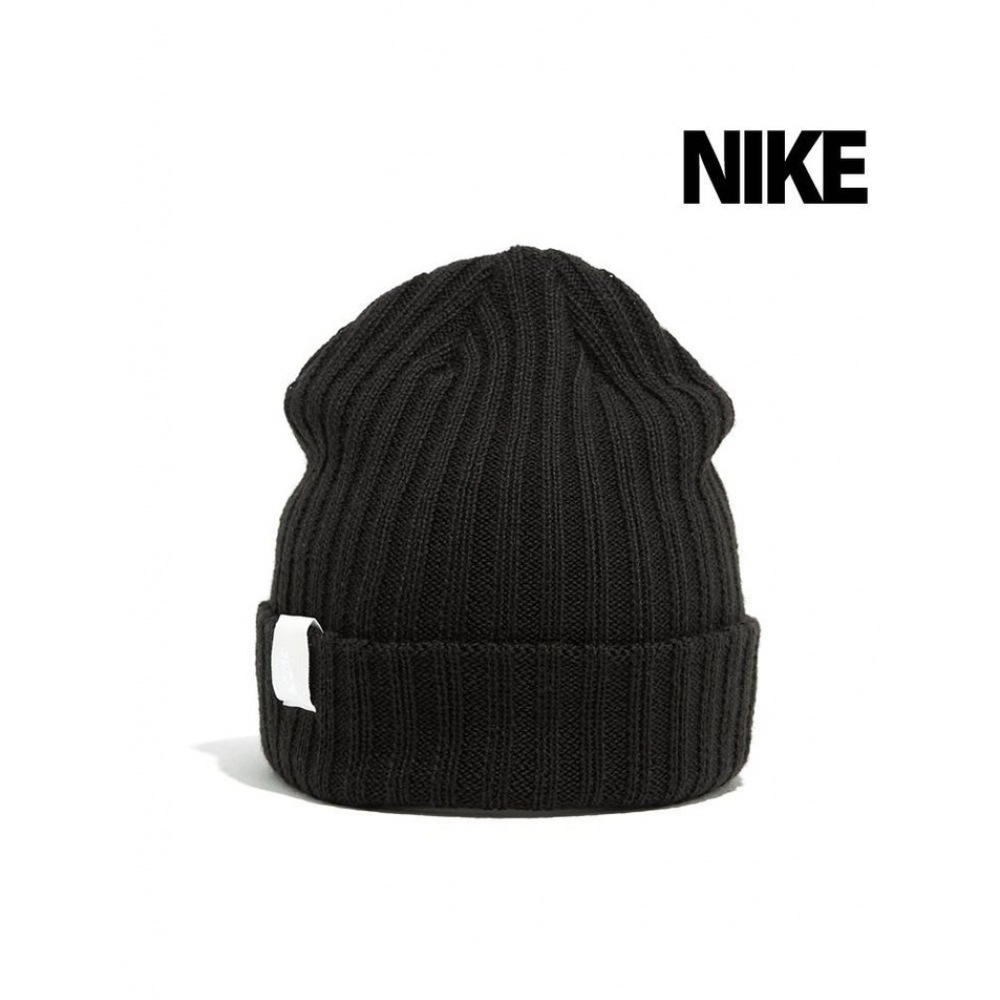 ナイキ (スポーツ) NSW ビーニーエッセンシャル 922172-010