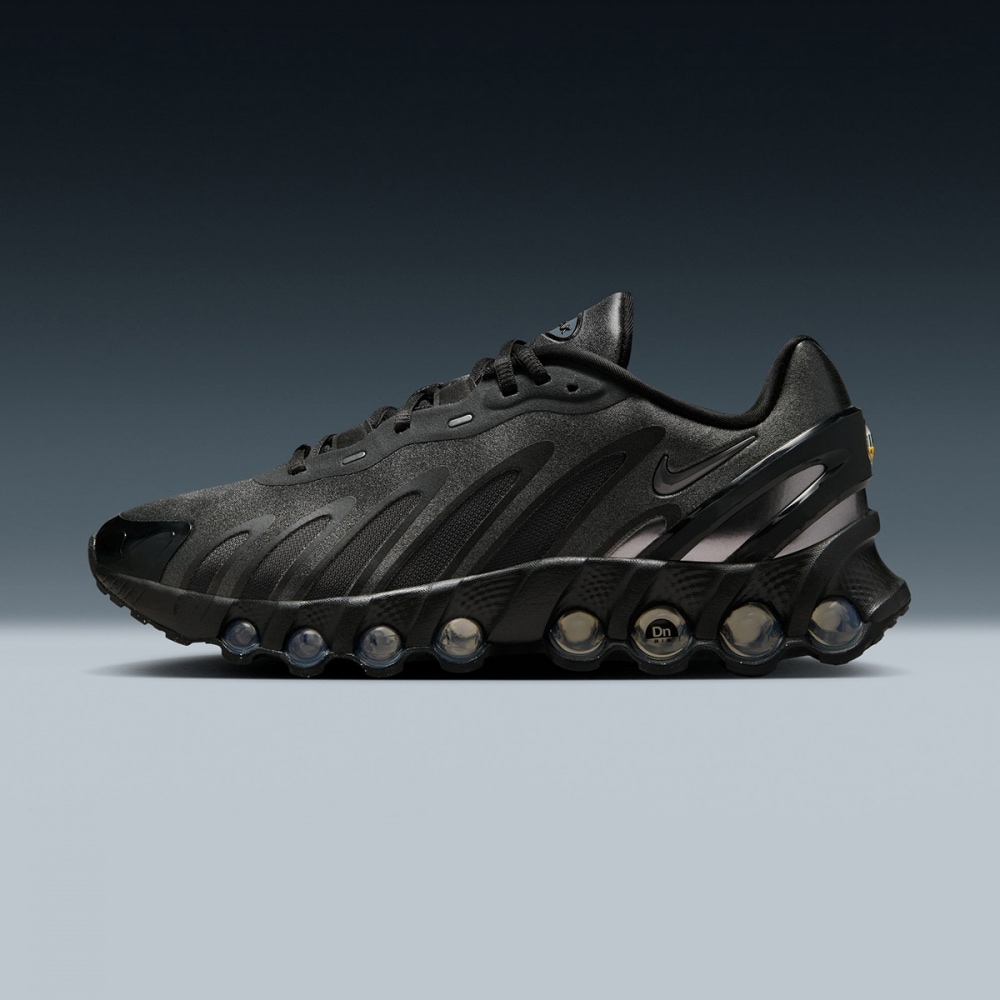 ナイキウィメンズ エア マックス DN8 HF5509-002 16,660円