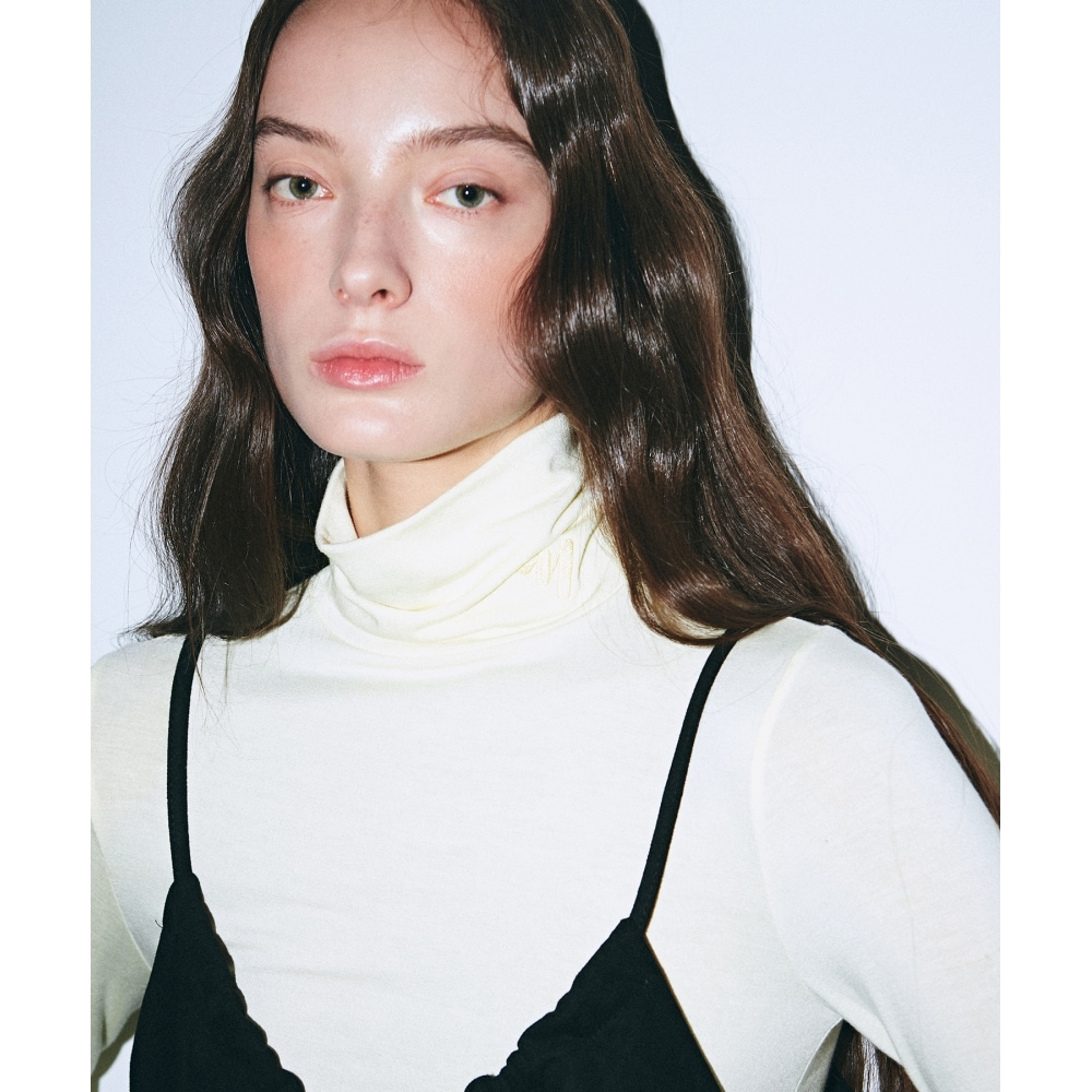 NICK&NICOLE NN ロゴスパンインナータートルネック_ライトイエロー