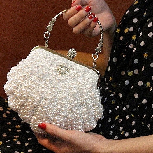 パール パーティー パーティーバッグ ホワイト 謝恩会 クラッチバッグ 演奏会 同窓会 上品フォーマル 二次会 レディース かわいい バッグ 結婚式 ドレス チェーン付 おしゃれ 小物 7,660円