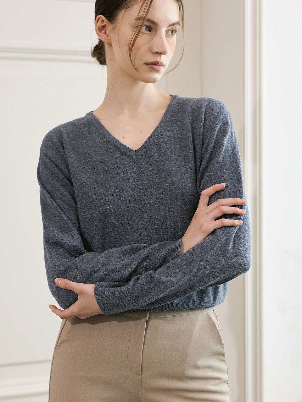 ノンウォッシュベーシックVネックニット デニム