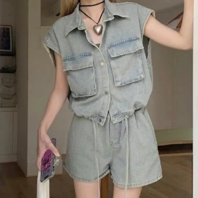 24 セットアップ トップス ショートパンツ デニム生地 半袖 襟 ボタン ハイウエスト 美脚効果 脚長効果 細見え おしゃれ かわいい クール 韓国ファッション レディース お出かけ