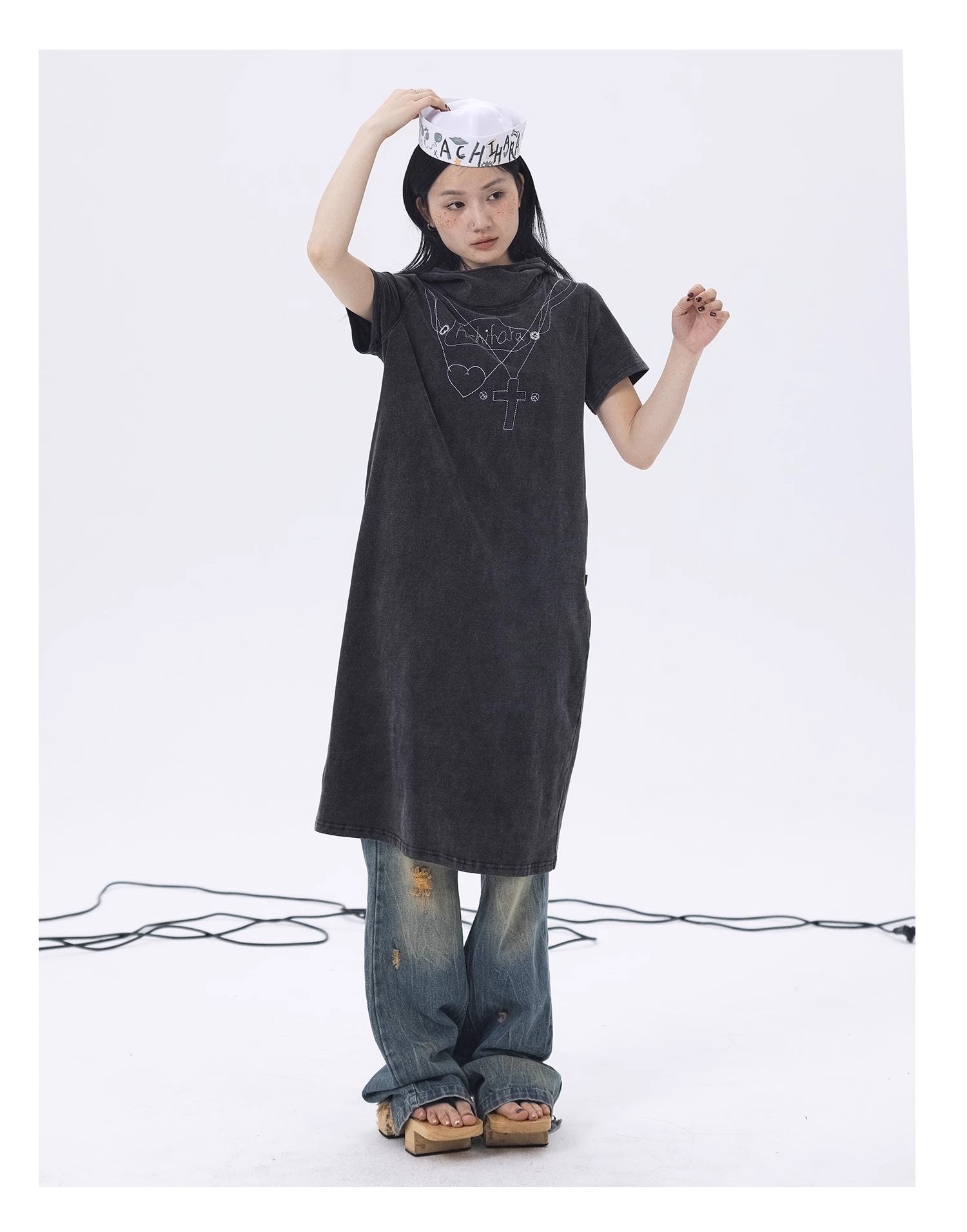 スカート フード付き スカート レディース デザイン センス ニッチ ワンピース 学生風 個性的 ワンピース 膝丈 ひざ丈 袖あり 半袖 襟なし シンプル カジュアル おしゃれ お洒落 かっこいい