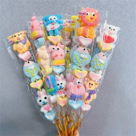 さまざまな形や模様の漫画マシュマロ紐さまざまな遊園地のマシュマロ