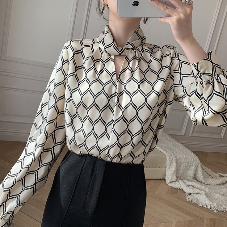 幾何学柄ブラウス レディース トップス シャツ ブラウス 袖あり 長袖 ボリューム袖 キャンディスリーブ 襟付き スタンドカラー 薄手 かわいい 大人可愛い シンプル カジュアル 大人 上品 お洒落