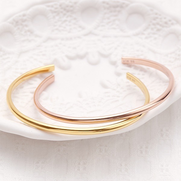 レディースブレスレット 3色のシンプルなバングル サージカルステンレス サージカルステンレス 低アレルギー メール便 プレゼント ギフト 専用ボックス 箱 袋付き SUS316L vie 4,510円