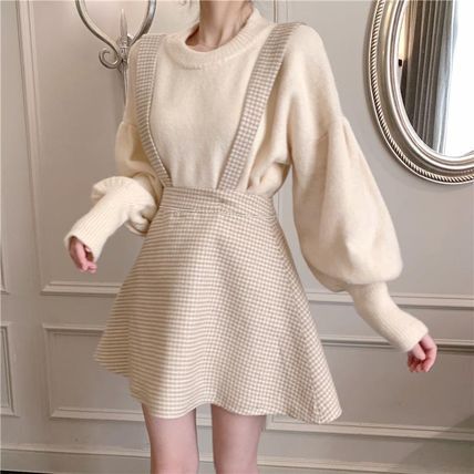 セットアップ ニットトップス ミニ サスペンダースカートクルーネック ショート ギンガムチェックAライン フレア長袖 無地 ミディアム パーティースタイル ホームパーティーアイテム オフィススタイル 7,970円