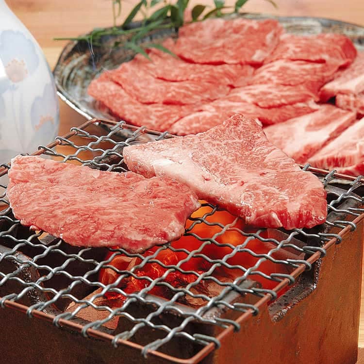 香川 オリーブ牛 味比べ焼肉セット (カルビ200g 肩ロース100g モモ100g) 離島は配送不可 2270006 お歳暮 お中元 お土産 ご進物 ギフト 贈り物に最適