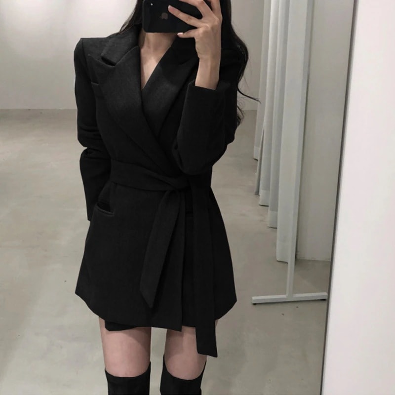 アウター コート チェスターコート ミディアム丈 袖あり 長袖 襟付き ピークドラペル デザイン 美ライン ベルト ウエストマーク 前開き かわいい 大人可愛い きれいめ シンプル カジュアル 大人