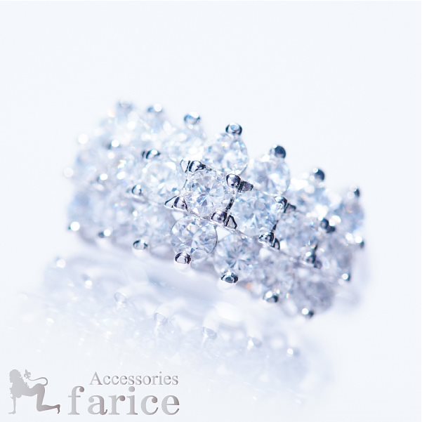 キュービックジルコニア３列パヴェ ラグジュアリージュエリーリング