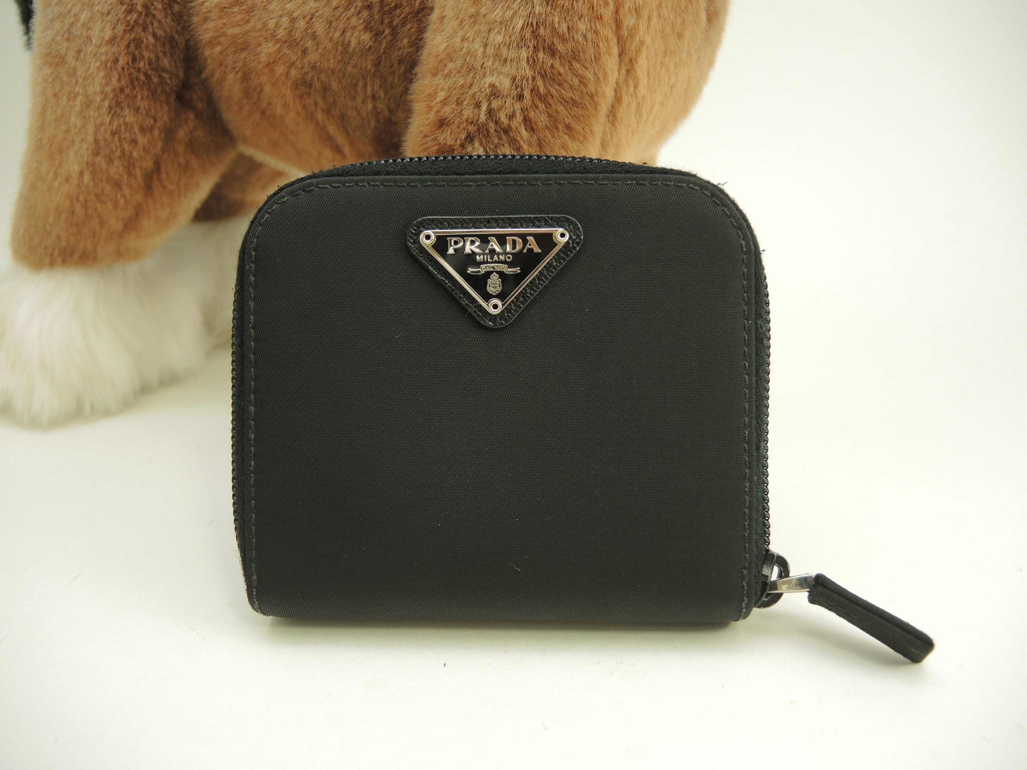 コンパクトウォレット トリアングル テスート黒 2折財布 スモール財布 美品@172