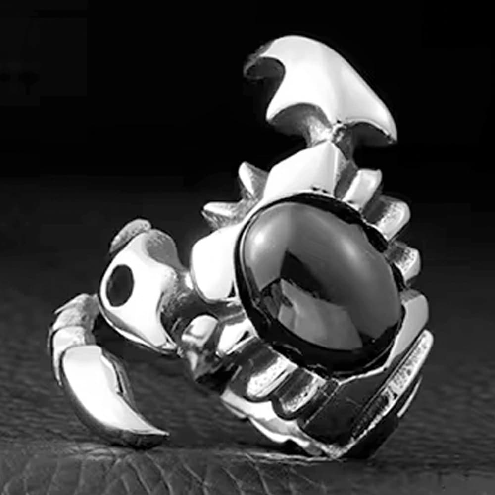 スコーピオンキングステンレスリング（TRM028）指輪 15-30号 選べる ブラックアゲート 天然石風 黒色 サソリ 蠍 プレゼント 男性 女性 親指 人差し指 中指 r1018xxxxxxxx