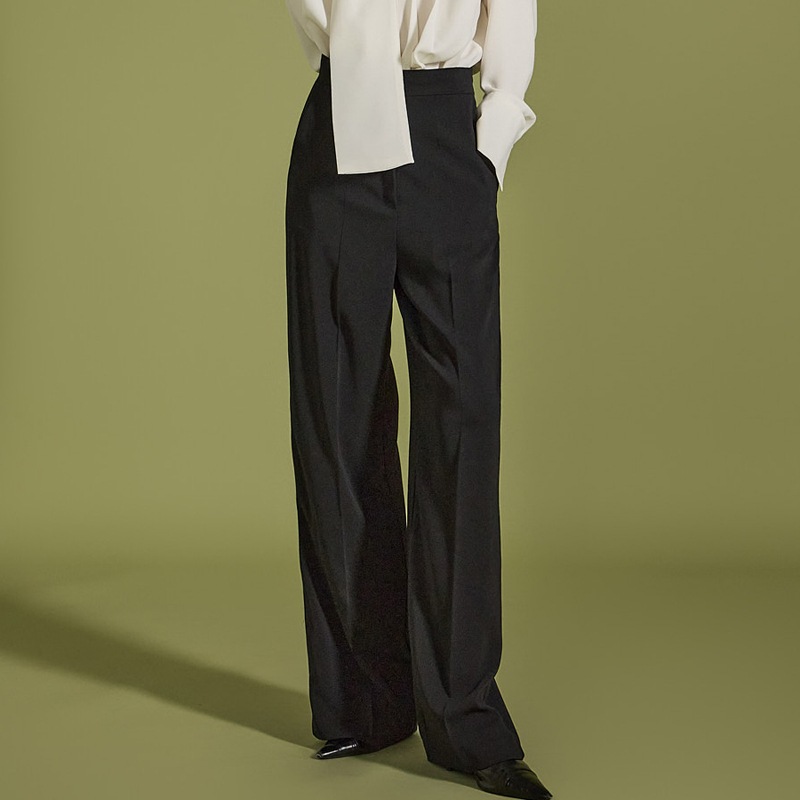 「目で見る北方四島～日ロ平和条約の締結に向けて～」竹内春雄編　北方領土問題審議会 目で見る北方四島～日ロ平和条約の締結に向けて～」竹内春雄編