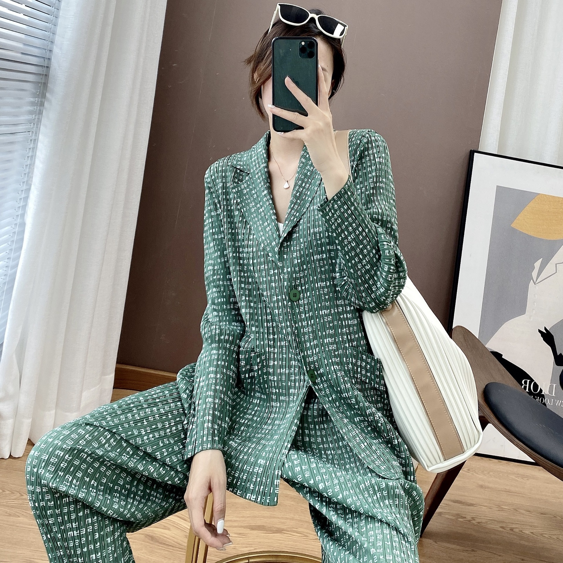 通勤OL ス一ツ2025春新作 韓国ファッション セットアップ 文化祭 学園祭 入学式 ママキャンパス風 卒業式 ママ スーツ セットアップ 2点セット スーツジャケットカジュアル